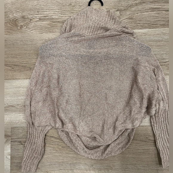 Shine New York Shawl/ Sweater - Picture 4 of 4